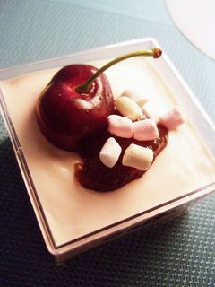 草莓乳酪蛋糕(無烤箱版) 的食譜成品照片