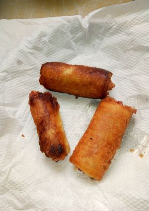 A picture of Bread smokie rolls.