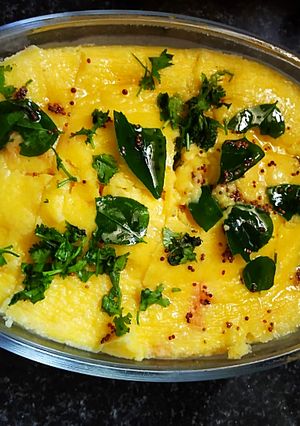 A picture of Dhokla in Microwave.