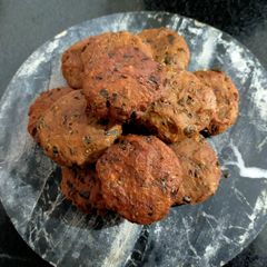 A picture of Jowar-methi Vada.