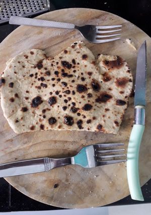 A picture of Missi roti.