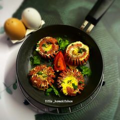 A picture of Sausage Egg Flowers.