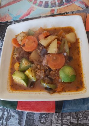 Una foto de Guiso de Lentejas con Carne y Vegetales