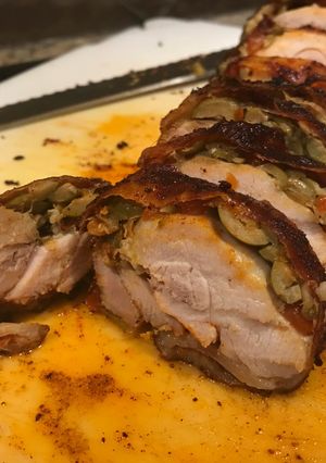 A picture of Spanish olive stuffed chicken thighs.