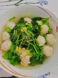 ต้มจืดตำลึงหมูสับลูกชิ้นหมู