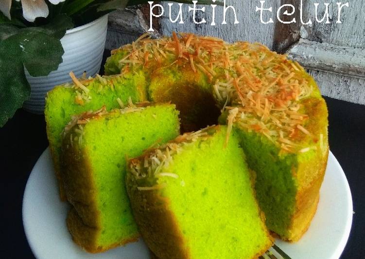 Bolu tape putih telur