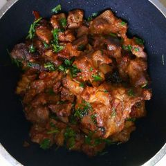 A picture of Wet fried beef.