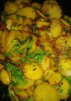 A picture of Aloo ki qatliyan.