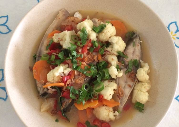 Proses mengolah Sup Ikan simple Lezat