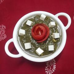 A picture of Palak paneer.
