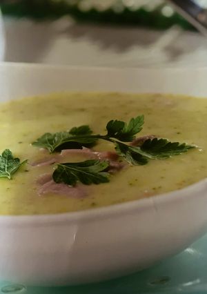 Zdjęcie przepisu Zupa krem z kalafiora lub brokułów (Książka Thermomix).