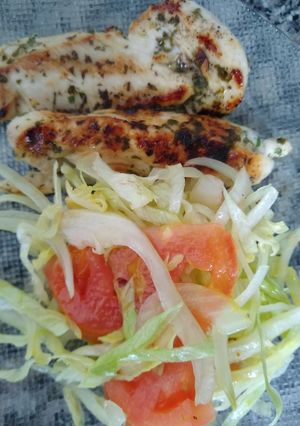 Una foto de Pechguitas de pollo grilladas a la provenzal