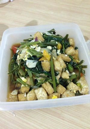 Foto resep Tumis kangkung tahu telur