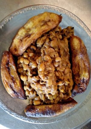A picture of Beans and plantain.