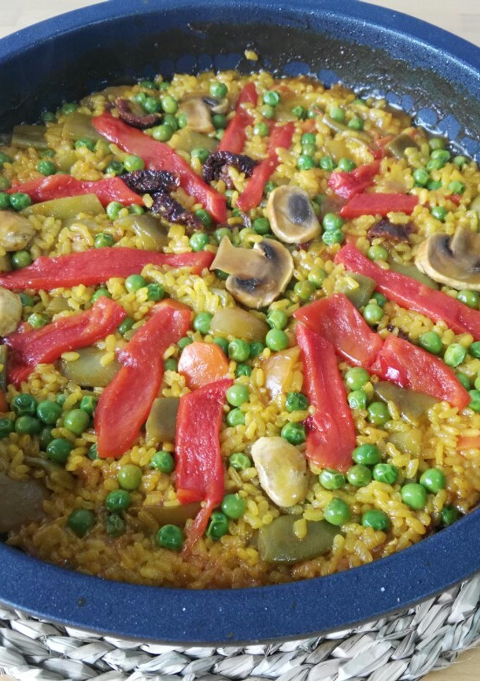 Una foto de Paella de verduras