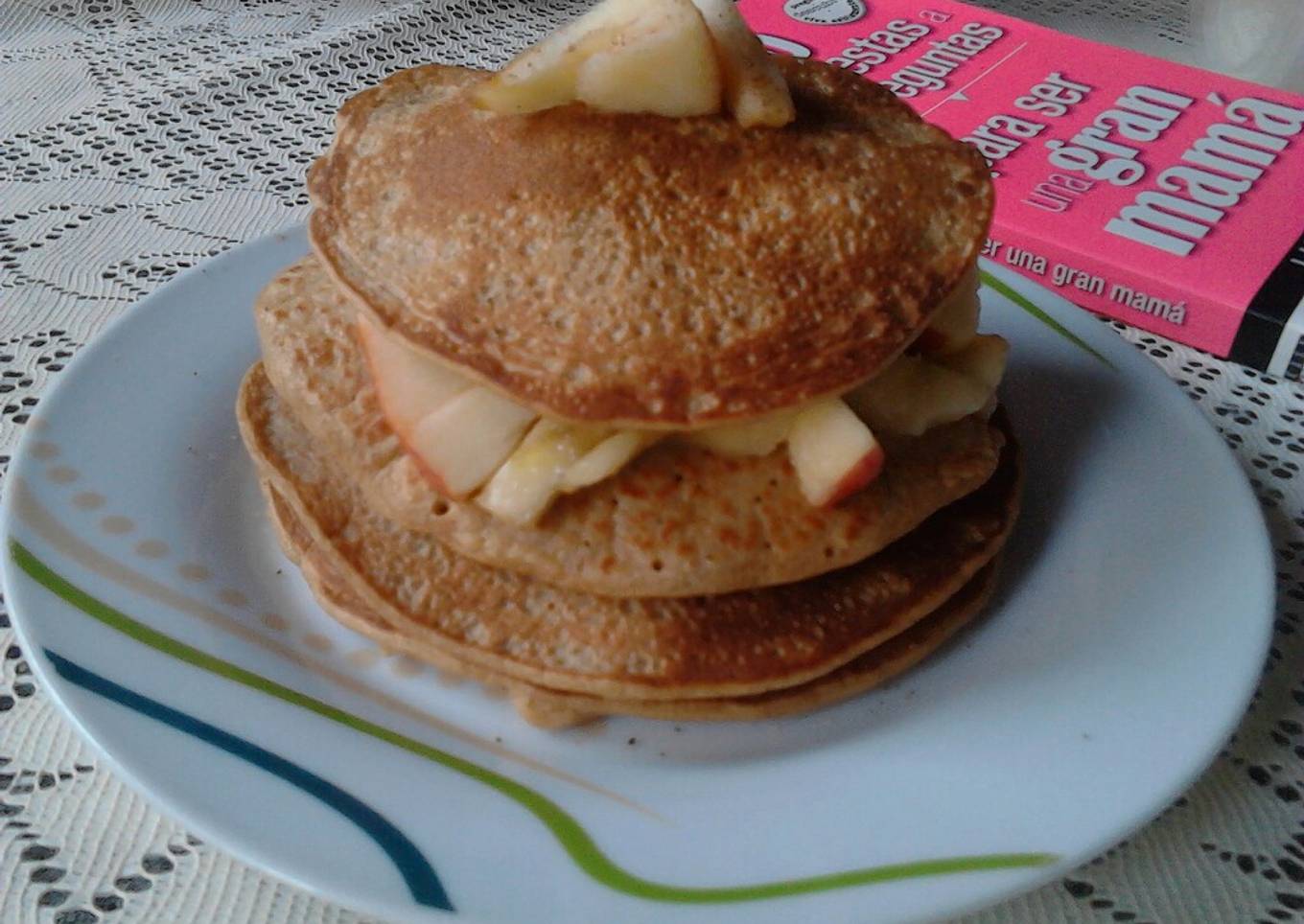Pancakes de banana con topping de manzana 🍎