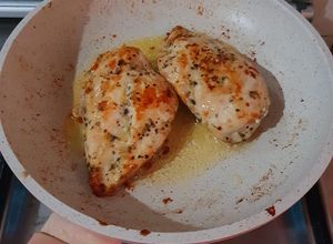 Foto resep Pan-Grilled Chicken Breast