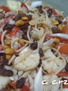 Una foto de Ensalada de spaghetti integral