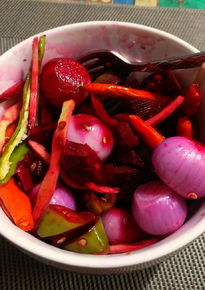 A picture of How to make instant vinegar & onion pickle.