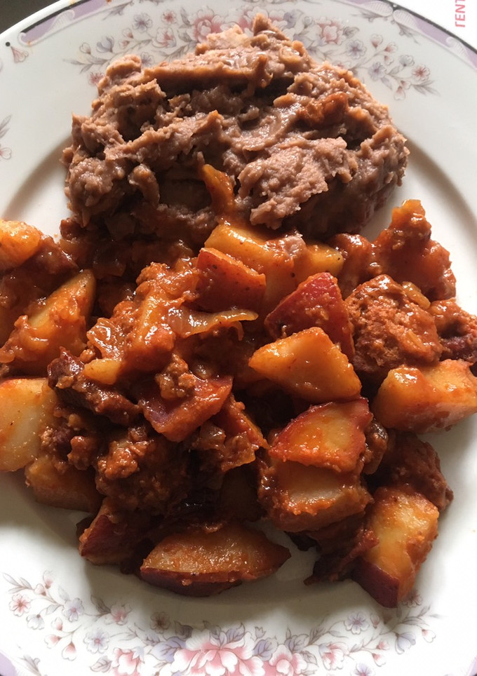 Una foto de Papas riojanas con chorizo
