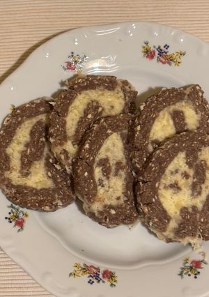 Főzött krémes keksztekercs recept fotója