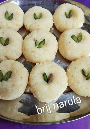 मलाई पेड़ा (Malai Peda recipe in hindi) रेसिपी मुख्य फोटो