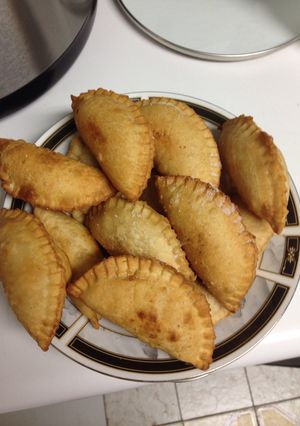 Una foto de Empanadas de guayaba y queso crema
