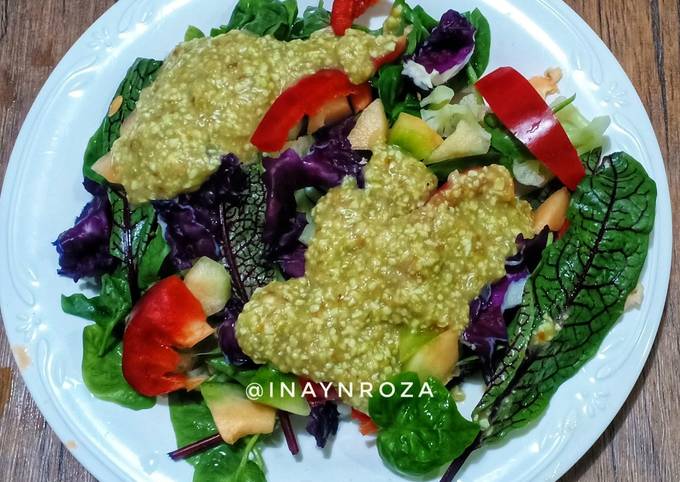 Bagaimana Menyiapkan Salad sorrel bayam brazil dressing edamame, Menggugah Selera