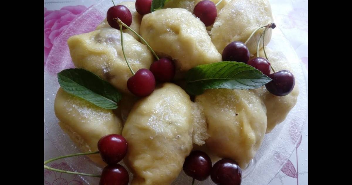 Сколько варить вареники с вишней. Вареники с вишней пошаговый. Вкусное тесто для вареников с вишней. Пельмени с черешней. Тесто на вареники с вишней от Лазерсона.