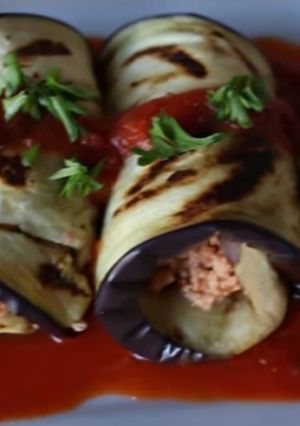 Foto principal de Canelones de berenjena rellenos de atún y huevo (sin pasta)