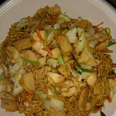 A picture of Mie goreng ultah.