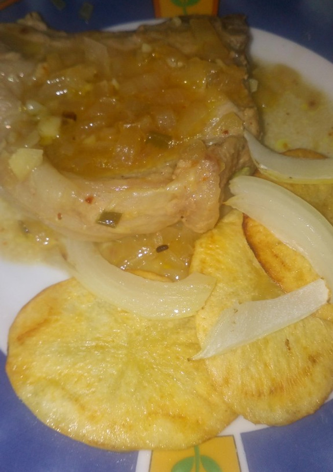 Una foto de Bifes de cerdo con miel🍯 mostaza y cerveza 🍺