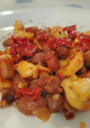 Foto di Tortellini Ripieni di Carne con Fagioli Borlotti e Pepe Crusco