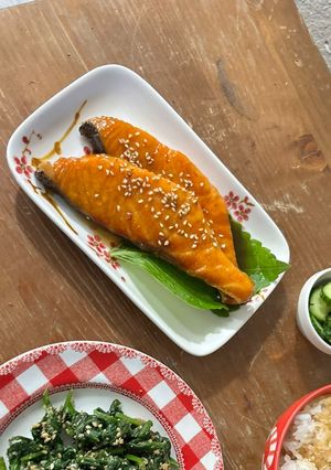 A picture of Salmon Teriyaki.