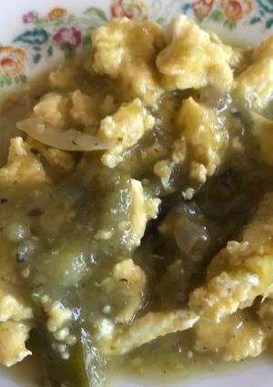 Una foto de Huevos con rajas de chile poblano ©
