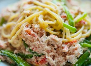 Une photo de Spaghetti au crabe royal, pois mange-tout et ricotta