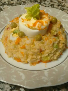 Una foto de Ensaladilla sin marisco. Muy ligera
