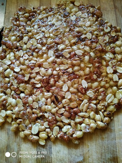A picture of Peanut Caramel Chikki.