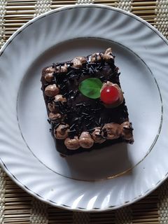 চকোলেট ডেকাডেন্ট কেক (Chocolate Decadent Cake recipe in Bengali) রেসিপির প্রধান ছবি