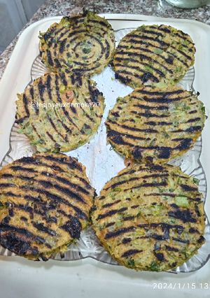 Une photo de Mini galettes aux herbes (Aghrum lahwal)