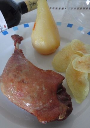 Una foto de Confit de pato con peras