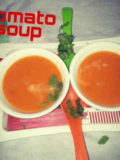 टोमेटो सूप (Tomato soup recipe in Hindi) रेसिपी मुख्य फोटो