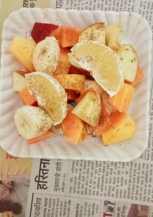 A picture of Fruit chaat.