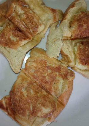 A picture of Toasted bread and egg.