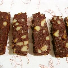 A picture of Raw Food Protein Bars Like Larabars.