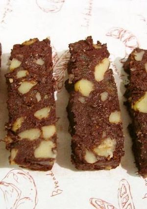 A picture of Raw Food Protein Bars Like Larabars.