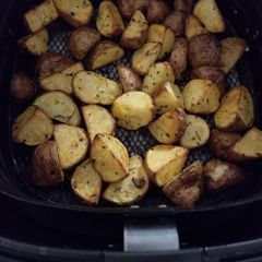 A picture of Airfryer Roasted Potatoes.