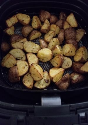 A picture of Airfryer Roasted Potatoes.