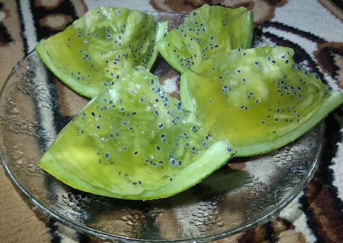 Puding melon di dalam buah melon