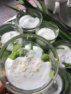 รูปของ เปียกปูนใบเตยกะทิสด